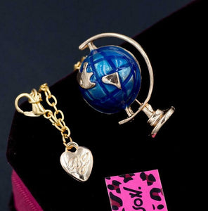 Retro Style Globe Necklace (2 Colors Available)