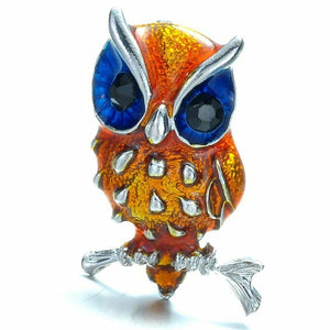Blue Eyed Perched Owl Pin